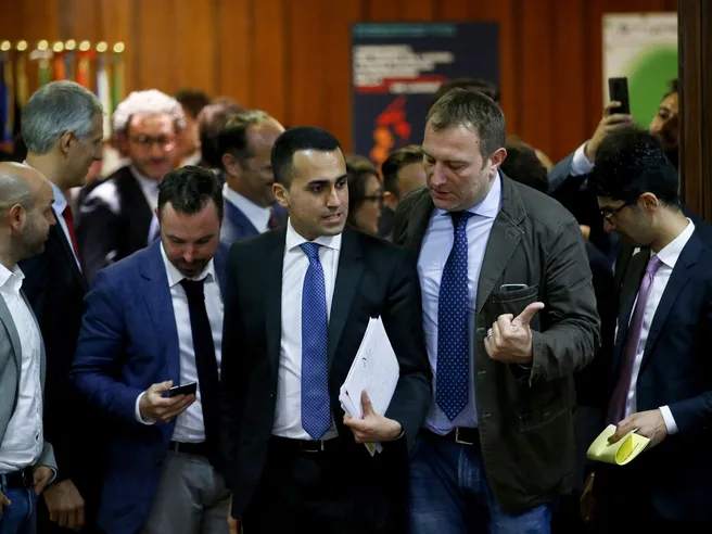 Di Maio promette: guerra seria a precariato, revisione Jobs Act e taglio licenziamenti selvaggi