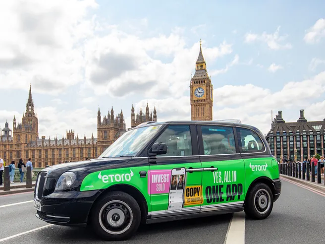 Copia i migliori trader su eToro: senza commissioni il primo mese