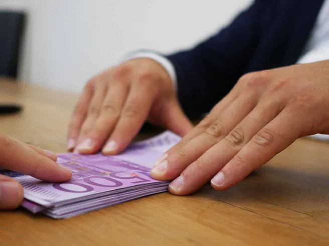 Guadagna fino al 4% annuo senza muovere un dito con Vivid Money: come far fruttare i tuoi risparmi ora