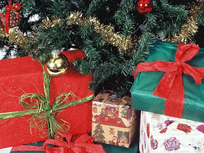 Spread sotto l’albero, italiani tagliano budget per regali natale
