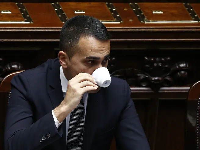 Manovra: obbligo Pos e tetto contante slittano, rimane nodo partite Iva. Sì carcere grandi evasori
