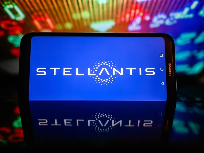Ipotesi nozze Stellantis-Renault: quali sono gli ostacoli