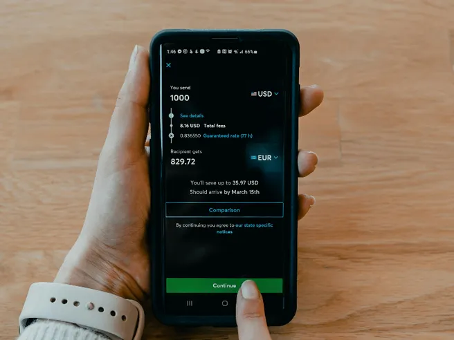 Banche, cresce l’uso del mobile banking