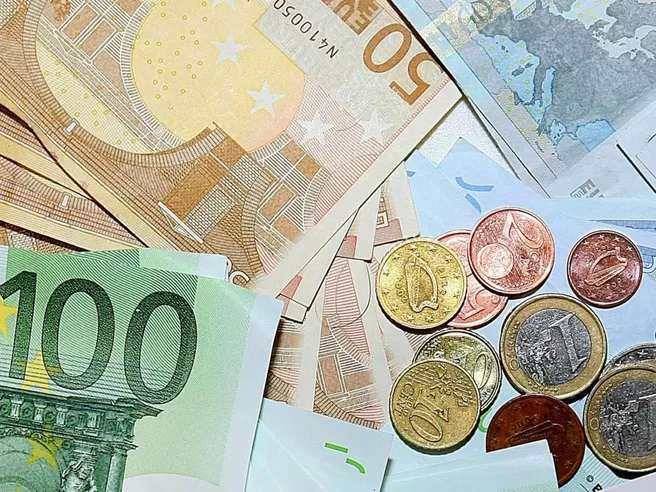 Aumenti in busta paga, contanti, bonus vacanze e superbonus: scattano da oggi una serie di novità