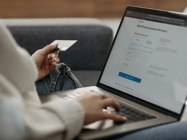 Con Crédit Agricole hai fino a 200€ di buoni Amazon se inviti i tuoi amici: apri il conto