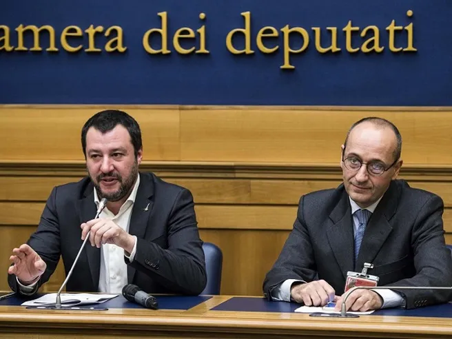 Flat tax solo dal 2020 per le famiglie. Intanto la sinistra attacca: sarà un regalo ai ricchi