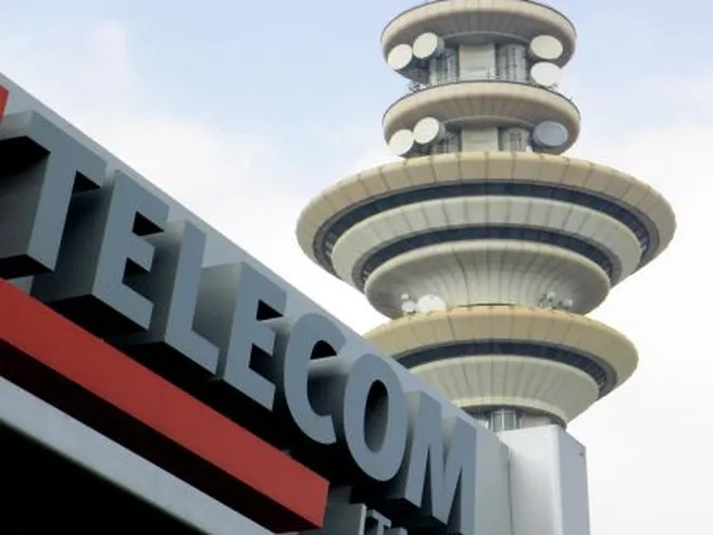 Telecom Italia: governo Draghi pronto ad abbandonare progetto rete unica, titolo crolla a Piazza Affari