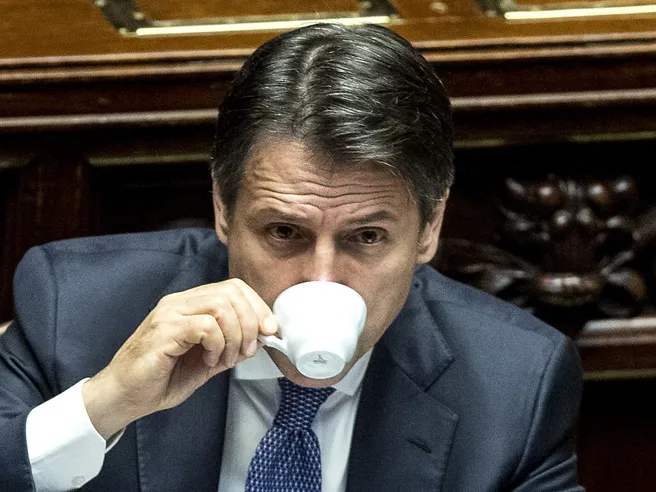 Resilienza dei BTP in tempi di crisi politica. Conte al test del Senato, verso governo di minoranza?