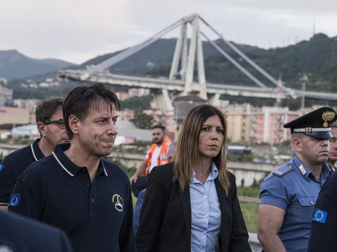 Governo vuole togliere le concessioni ad Autostrade, multe fino a 150 milioni