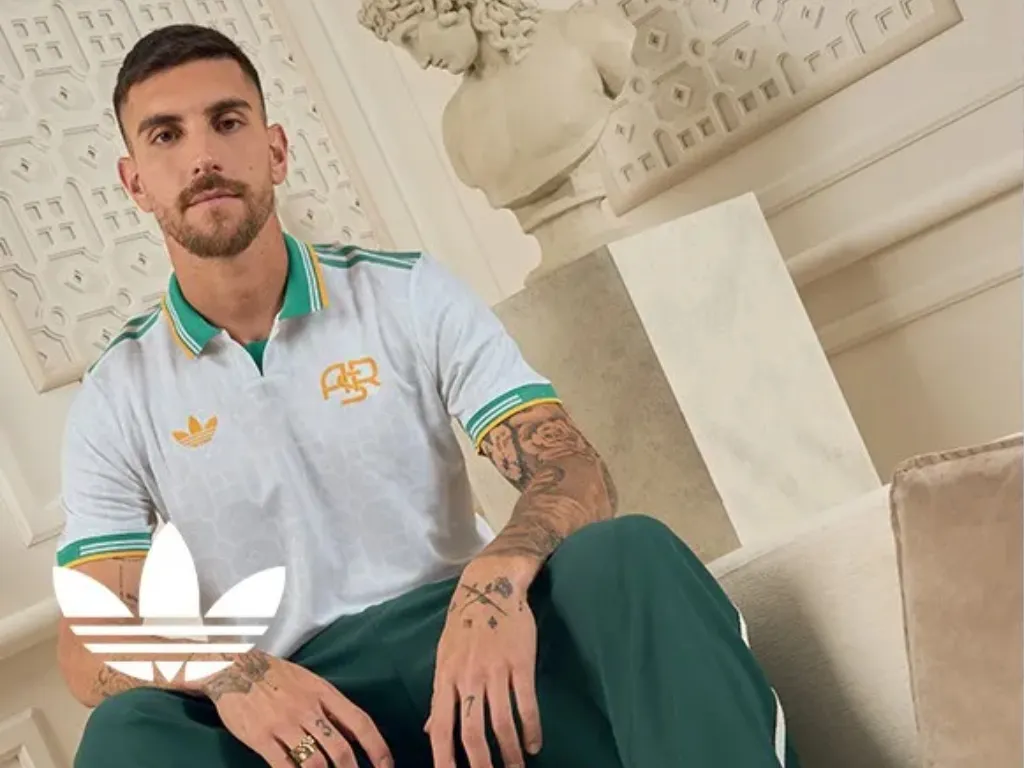 Roma lancia la terza maglia verde oro: prezzo e dettagli del nuovo kit
