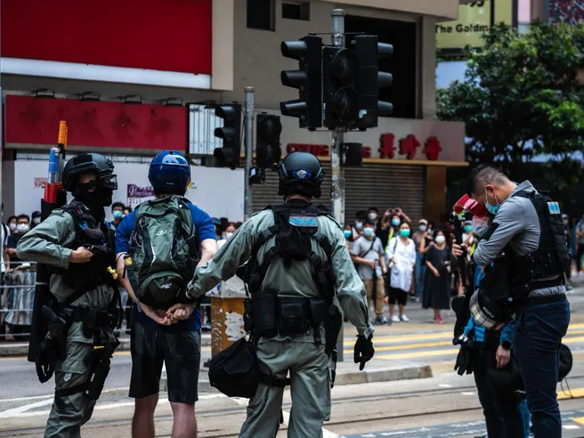 Hong Kong, Cina ignora minacce Usa e approva nuova legge sicurezza nazionale. A rischio quarto centro finanziario del mondo