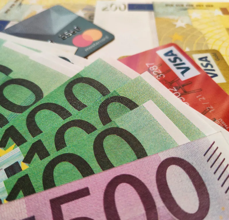 Bankitalia: 108 milioni persi tra truffe su carte e bonifici