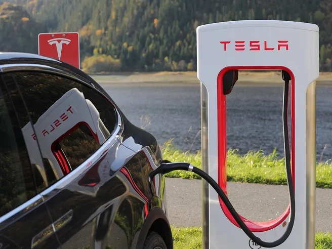 Musk delude ancora: produzione Model 3 a rilento, rischio aumento di capitale