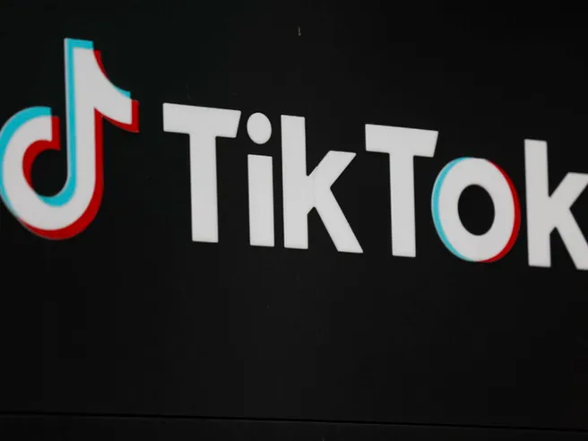 Trump annuncia vendita TikTok, Amazon e Oracle in corsa