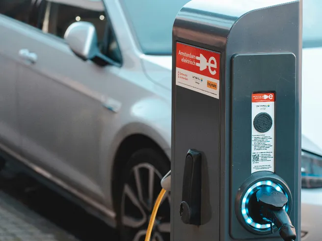 Mercato colonnine elettriche: crescita record entro il 2030