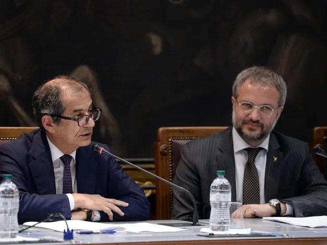 Il caso Borghi: dopo aver spaventato mercati si spiega. ‘Ignorata parte in cui dicevo che da euro non si esce’