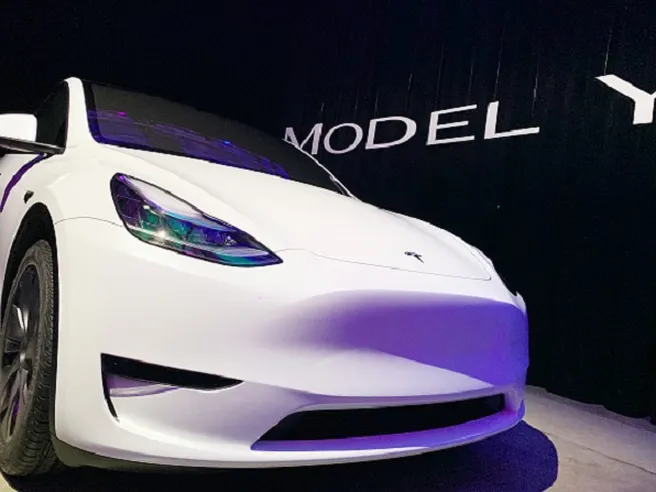 Nuova iniezione di liquidità da 5 mld $ stoppa il rally di Tesla. Vendite record in Cina
