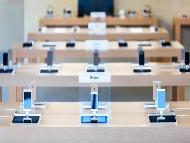 Smartphone: Antitrust multa Apple e Samsung per obsolescenza programmata