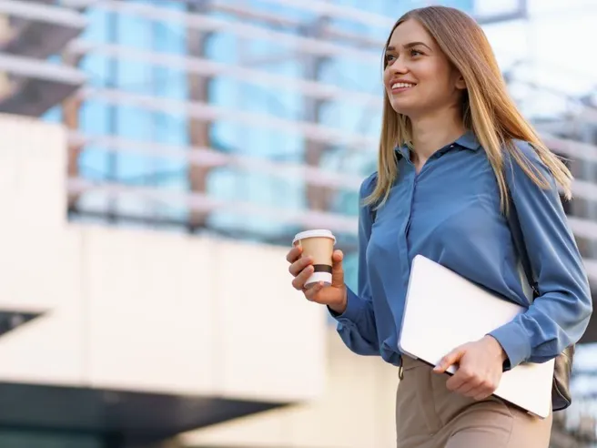 Libera la tua impresa: conto aziendale Vivid Money con cashback e tassi al 4%