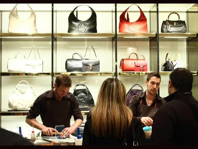 Gucci e Ferrari tra i brand italiani più forti al mondo. Sul podio l’app cinese WeChat