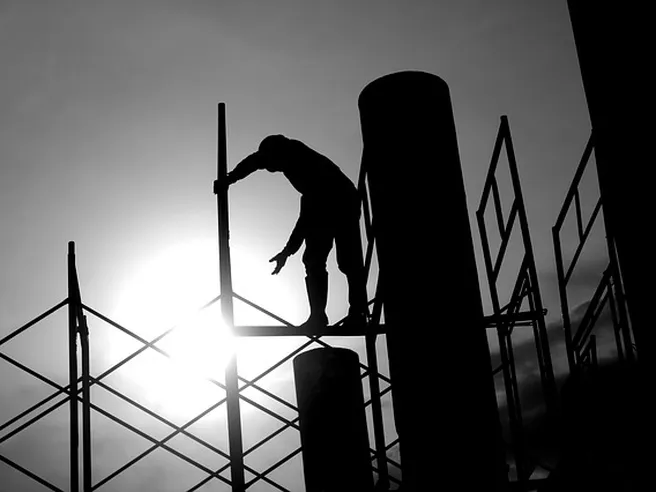 Lavoro in nero: sono 3,3 milioni i lavoratori invisibili, 42,6 miliardi di buco al fisco
