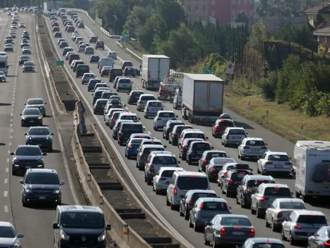 Esodo estivo 2025: scatta il primo bollino nero sulle autostrade