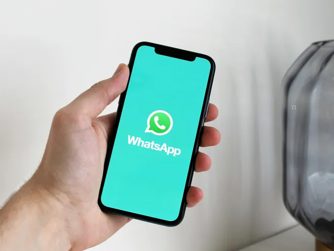 Stop a WhatsApp gratis? Ecco le novità tra ads, piani premium e canali