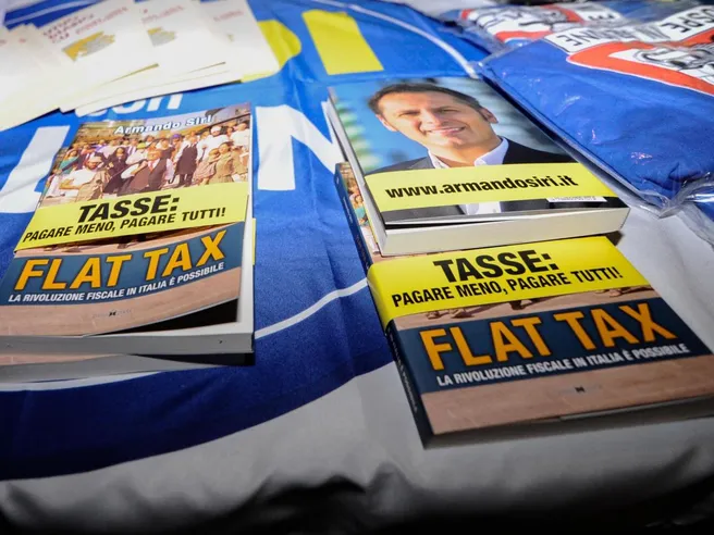 Def in dirittura d’arrivo, Salvini pretende flat tax. Siri: ‘A Tria proposto 15% fino a 50.000 euro’
