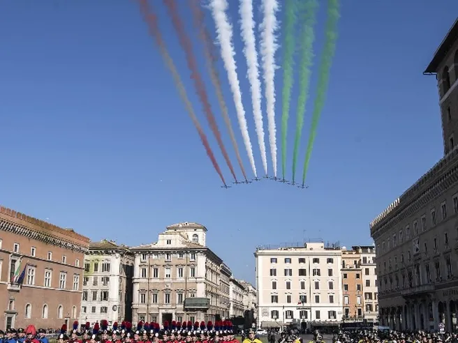 Reddito famiglie frena e cala potere d’acquisto, Istat certifica balzo spesa per interessi (+1,7 mld)