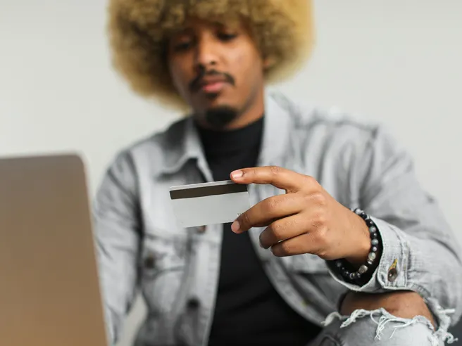 Mediolanum, recupera il 5% delle tue spese con SelfyConto