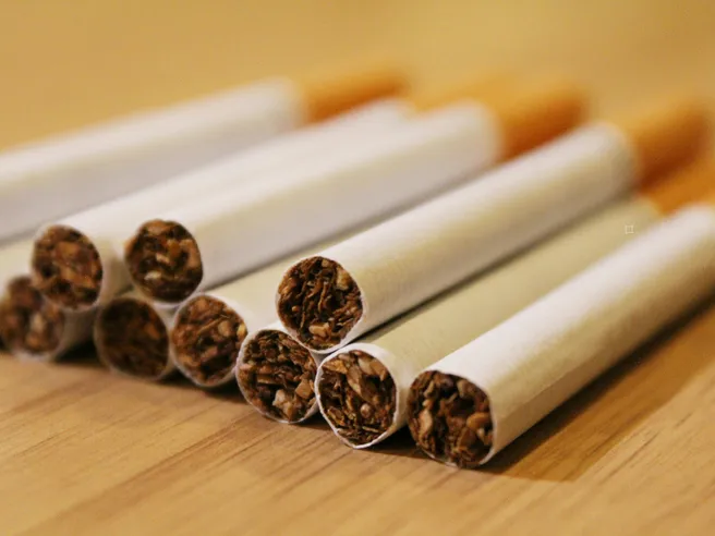 UE alza le accise sul tabacco: cosa cambia per i fumatori