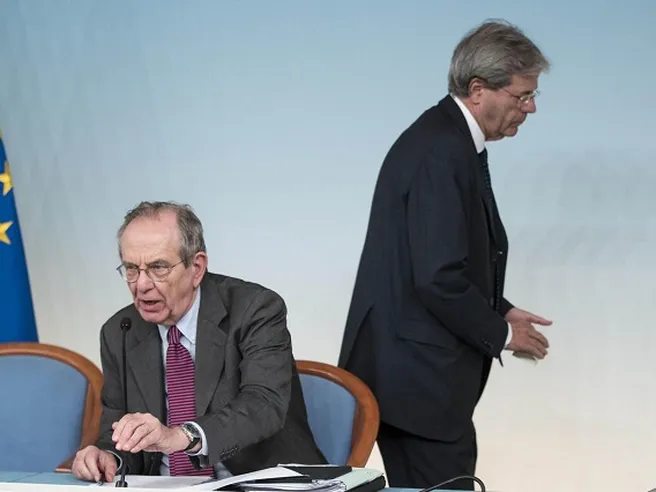 Commissione Ue bacchetta l’Italia: debito non scende come richiesto, Roma non faccia dietrofront su riforma pensioni