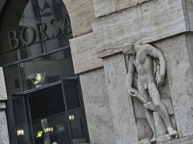 Stipendio manager delle quotate a Piazza Affari è di 1 milione all’anno, sempre più legato alla performance