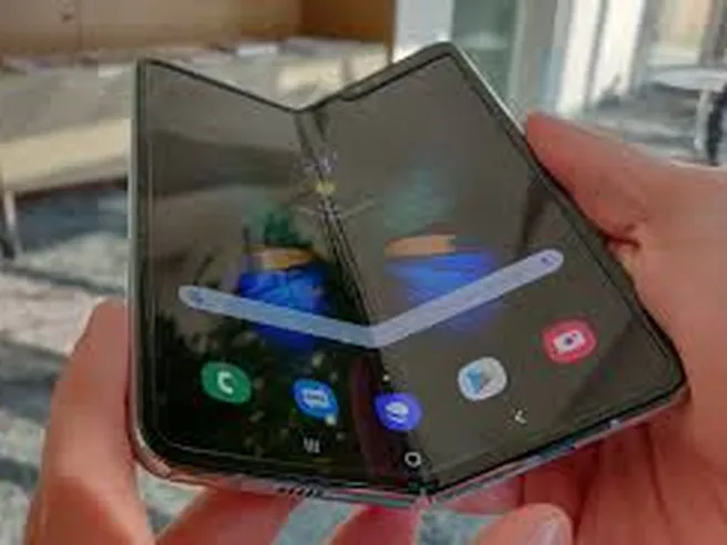 Samsung, pieghevole in vendita da settembre, ma per l’Italia non c’è una data