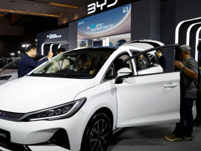 Auto cinesi in Europa: Byd cresce e Xiaomi prepara il debutto