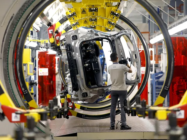 Fca: la fusione con Psa sotto la lente della Commissione Ue, rischio slittamento?