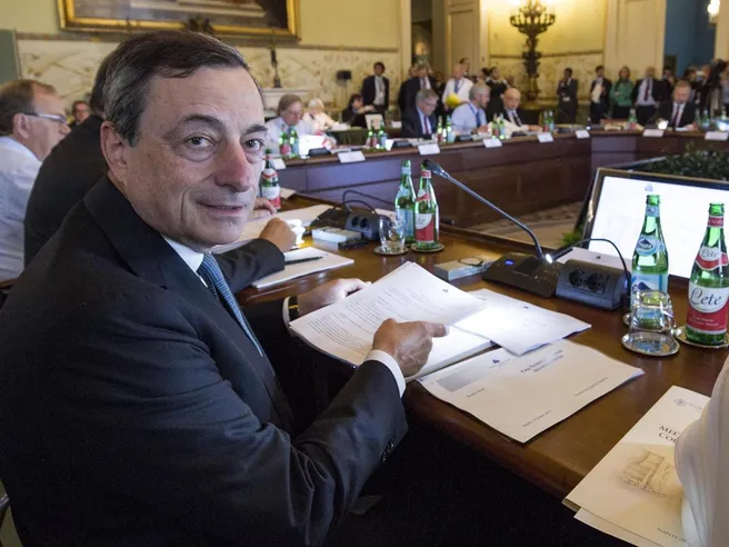 Bce, Draghi: indebitamento imprese italiane sceso a livelli pre-crisi. Su banche Eurozona no danni da tassi negativi