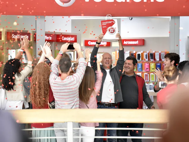 Vodafone sfida Iliad: pronta a lanciare il suo brand low-cost “Ho”. Online il sito