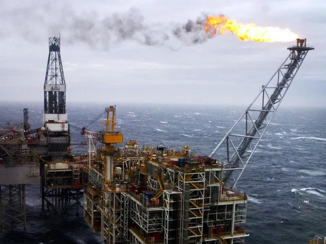 Petrolio: con la riapertura delle economie l’offerta è insufficiente