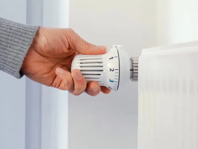 Riscaldamento: termosifoni, accensione dal 15 ottobre ma non in tutta Italia. Date e regole per risparmiare