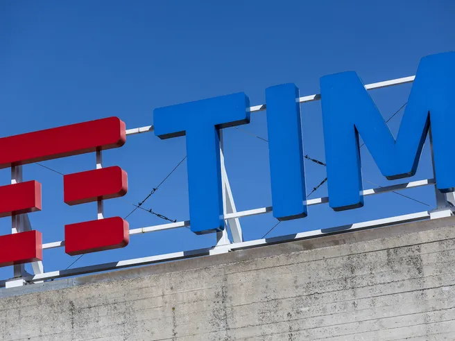 Cos’è l’isopensione, che ha permesso a Tim di tagliare 2mila posti