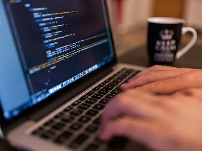 Un’ora al giorno nel metaverso, ecco cosa ci aspetta e come potrebbe cambiare il mondo del lavoro