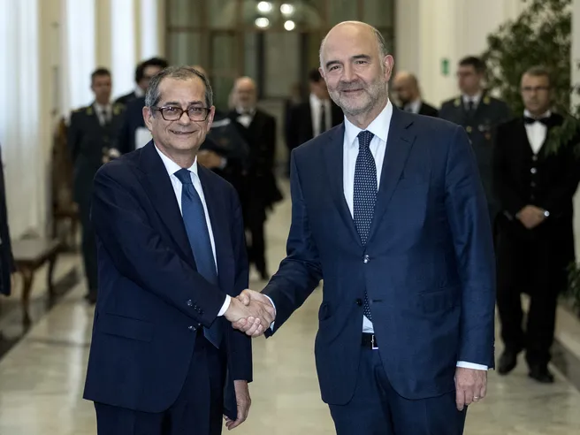 Manovra: rumor su rinvio pensioni di cittadinanza. Intanto Moscovici: ‘buone speranze su accordo, lavoro ventre a terra’