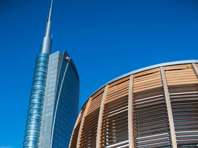UniCredit torna in utile nel I trimestre con numeri che stracciano le stime. Orcel al lavoro su piano rilancio