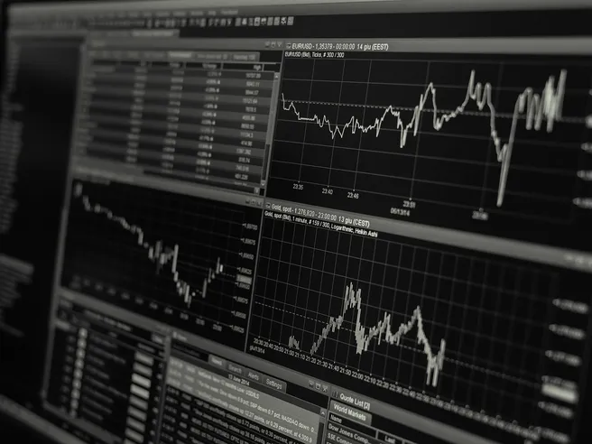 Borse prudenti in vista di nuovi dazi contro la Cina, a Piazza Affari giù le banche