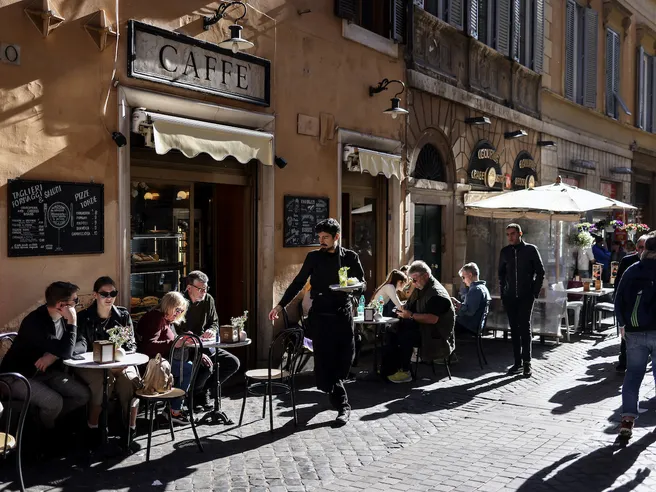 Pizzerie e ristoranti, mangiare fuori costerà di più. La stangata