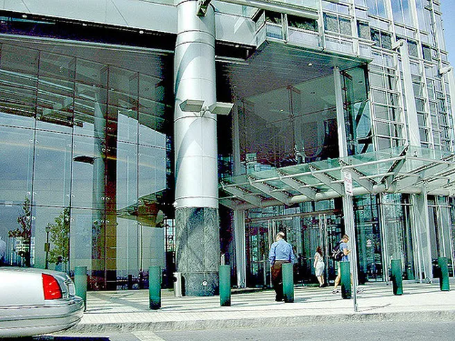 Goldman Sachs apre la stagione dei licenziamenti a Wall Street: centinaia di tagli entro questo mese