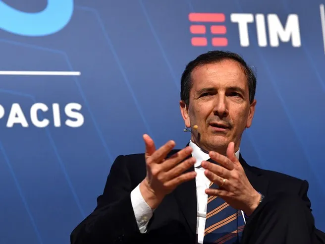 Telecom Italia regina d’autunno a Piazza Affari, cresce attesa per rete unica