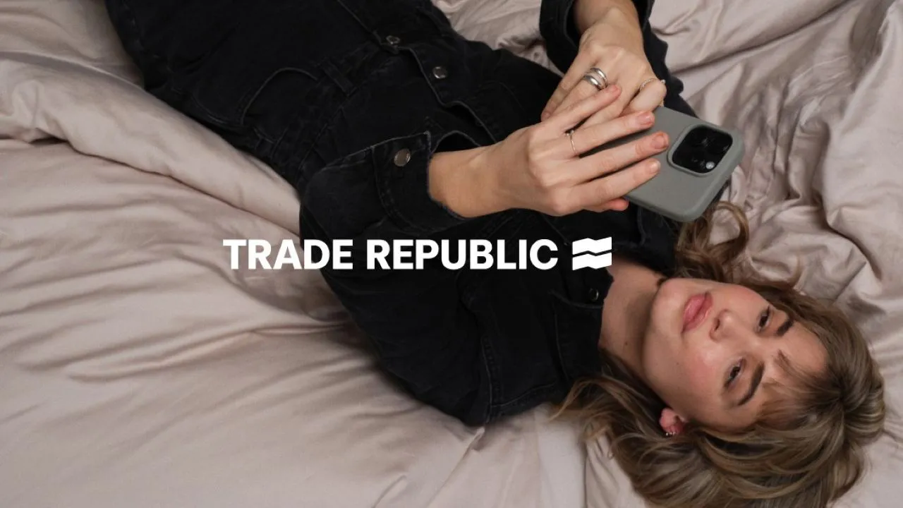 Investire spendendo e 2% di interessi senza massimali: l’offerta di Trade Republic