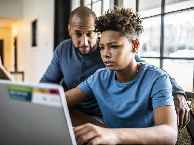 Educazione finanziaria: paghetta ai figli per 7 famiglie su 10. Importo medio di 10-20 euro a settimana